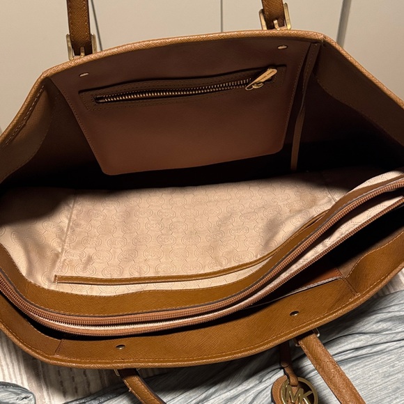 Michael Kors Brown Leather laptop Tote - Picture 4 of 5